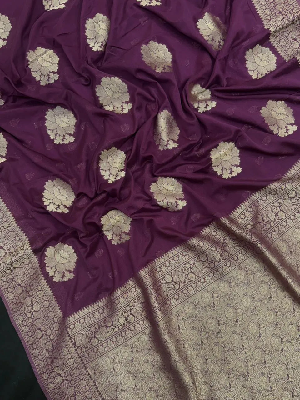 Sleek Chiffon Semi Banarasi Saree For Ethinic Wear-(3D insta shine)