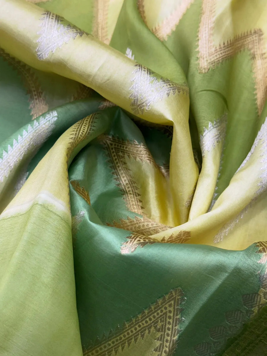 Allover Aada Rankat Saree with Zari Border