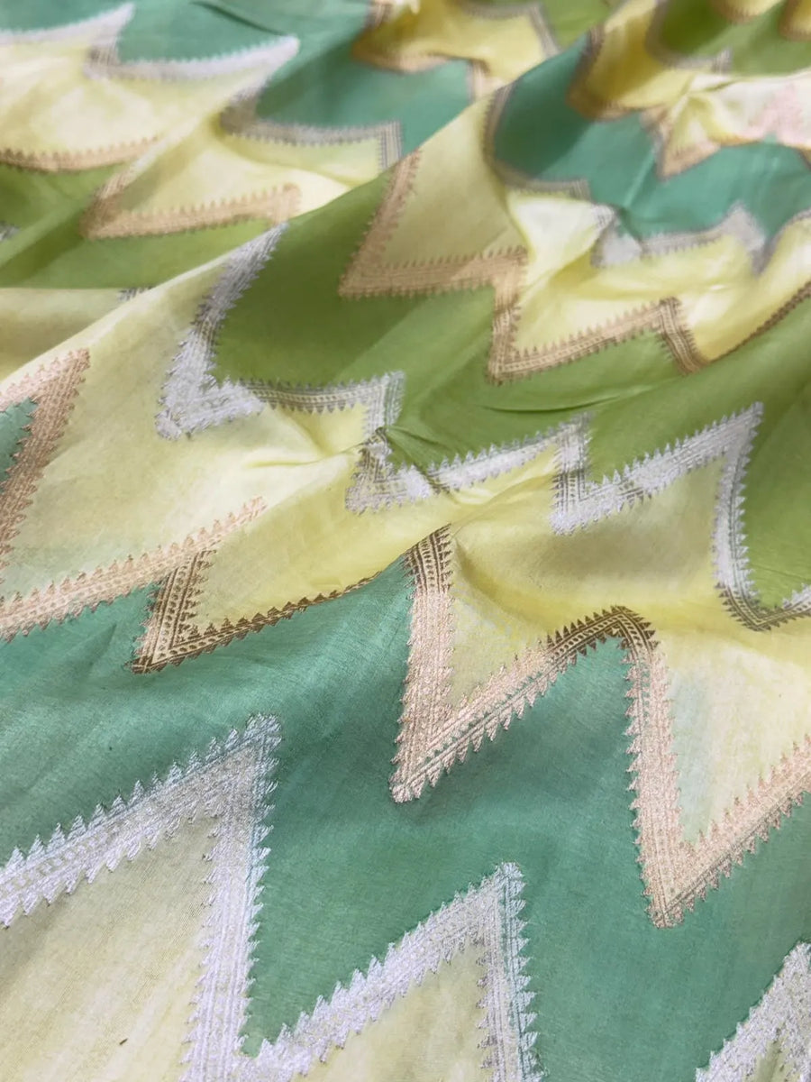 Allover Aada Rankat Saree with Zari Border
