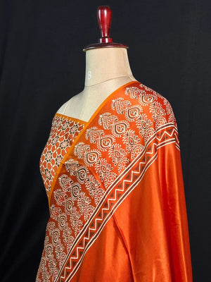 Elegant Plain Ajrak Print Saree – Timeless Ethnic Charm