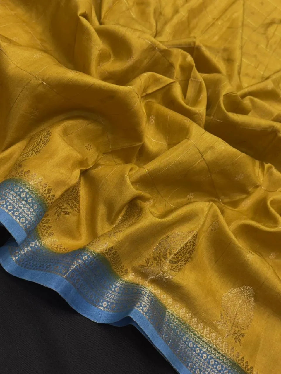 Radiant Charm in Semi Mysore Crepe Silk Saree (Akhoba Print)