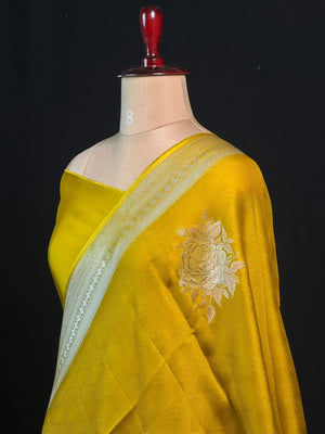 Soft Banarasi Gen Fold Silk Self Saree