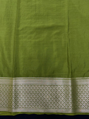 Graceful Drape: Pure Mysore Crepe Silk Saree