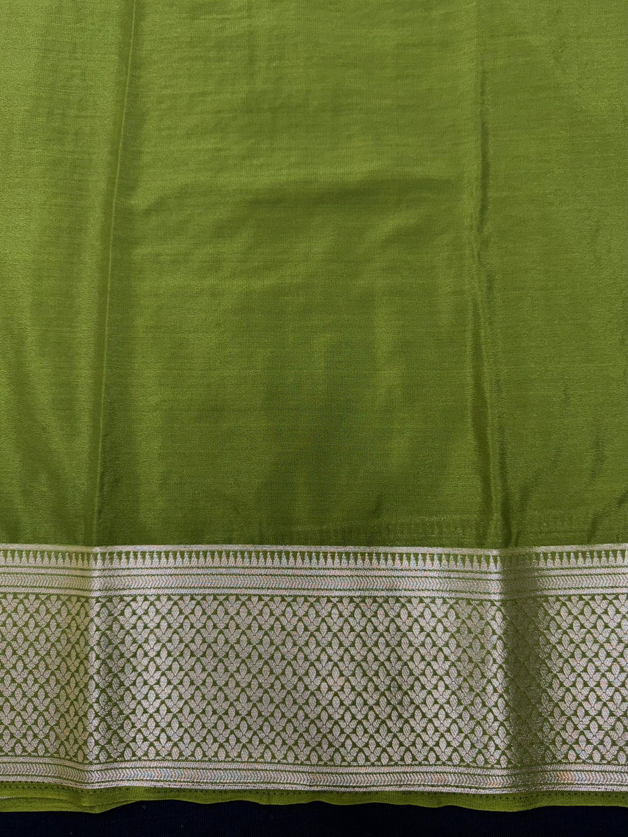 Graceful Drape: Pure Mysore Crepe Silk Saree