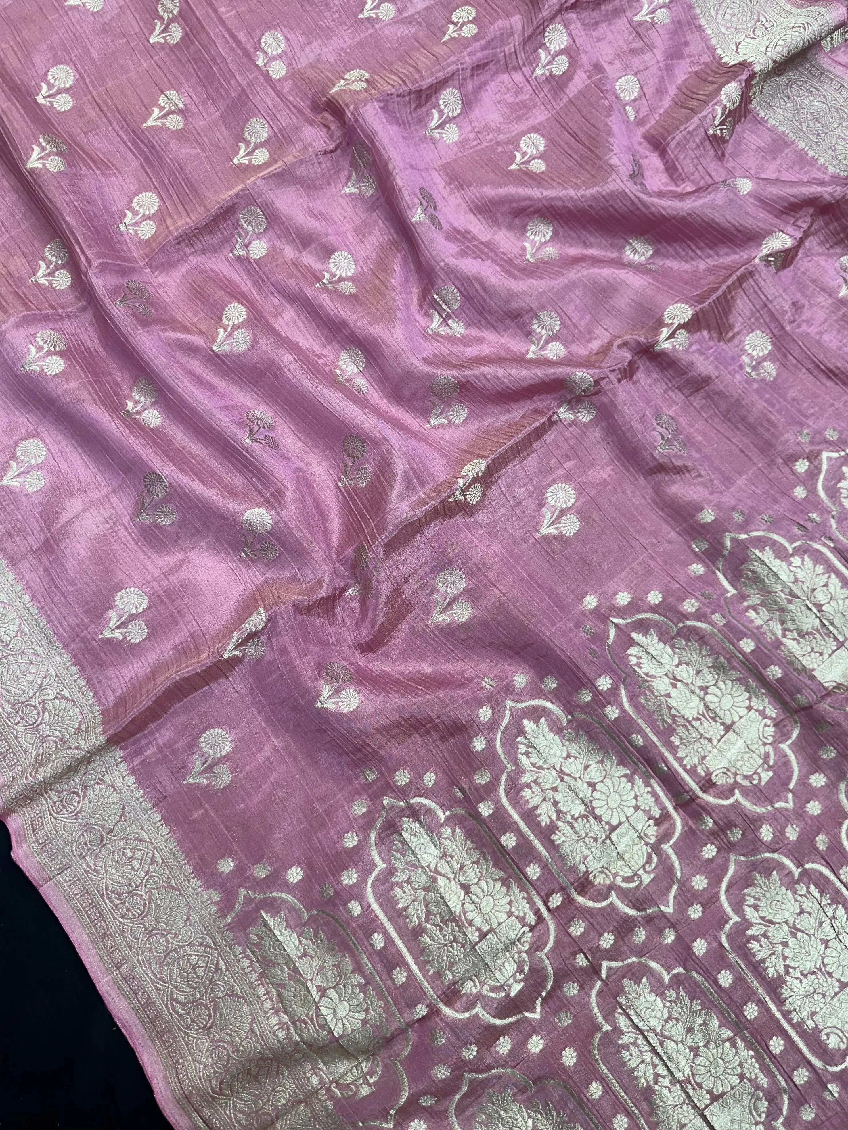 Crush Tissue Silk Saree – Textured Shine for Glamorous Festive Drapes