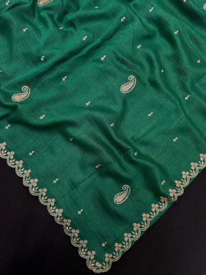 Stylish Raw Silk Blend Saree – Perfect for Festive Occasions (Finedine)