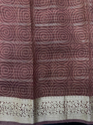 Musk cotton saree with breathable fabric and soft texture – ideal for casual and daily ethnic wear