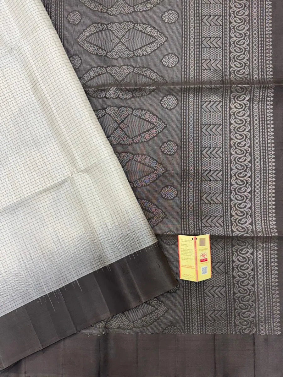 Regal Kanchi Silk Elegance