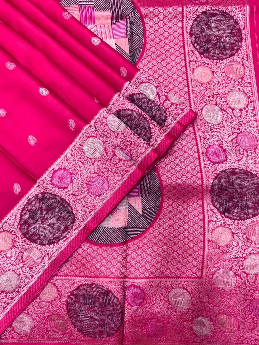 Silk Aura Elegance-Kanchi Temple