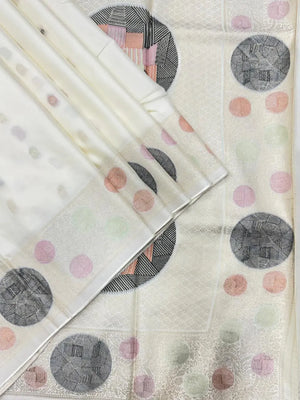 Silk Aura Elegance-Kanchi Temple