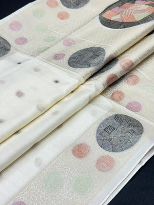 Silk Aura Elegance-Kanchi Temple