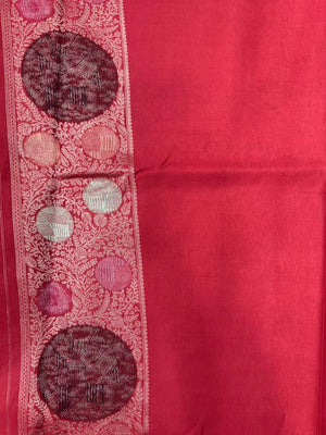 Silk Aura Elegance-Kanchi Temple