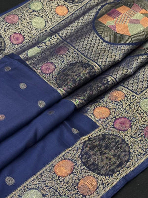 Silk Aura Elegance-Kanchi Temple