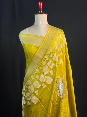 Simple Yet Stunning Khaddi Chiffon Saree Look