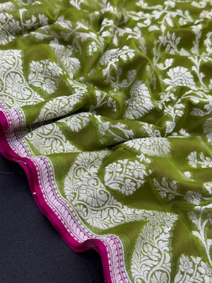 Elegant Pure Khaddi Georgette Pipping Saree with Subtle Shine