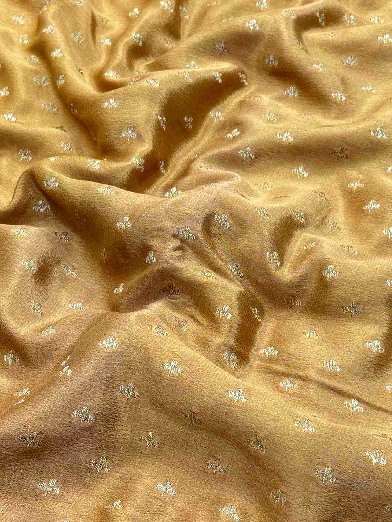Designer 3D Pattern Pure Banarasi Crepe Silk Saree