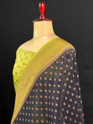 Fashionable 3D Textured Georgette Saree