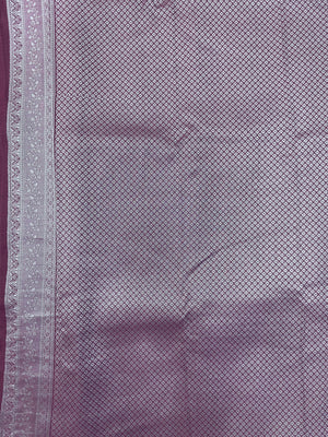 Woman in minimal semi silk saree – simple and graceful look for daily wear