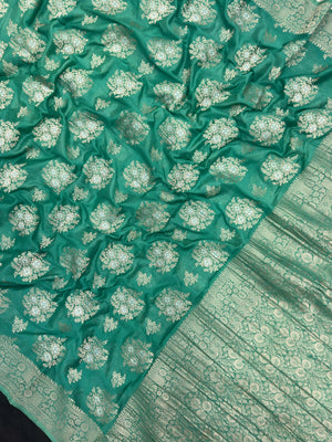 Semi Georgette Saree – Comfortable & Fashionable (Silver Meena)