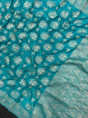 Semi Georgette Saree – Comfortable & Fashionable (Silver Meena)