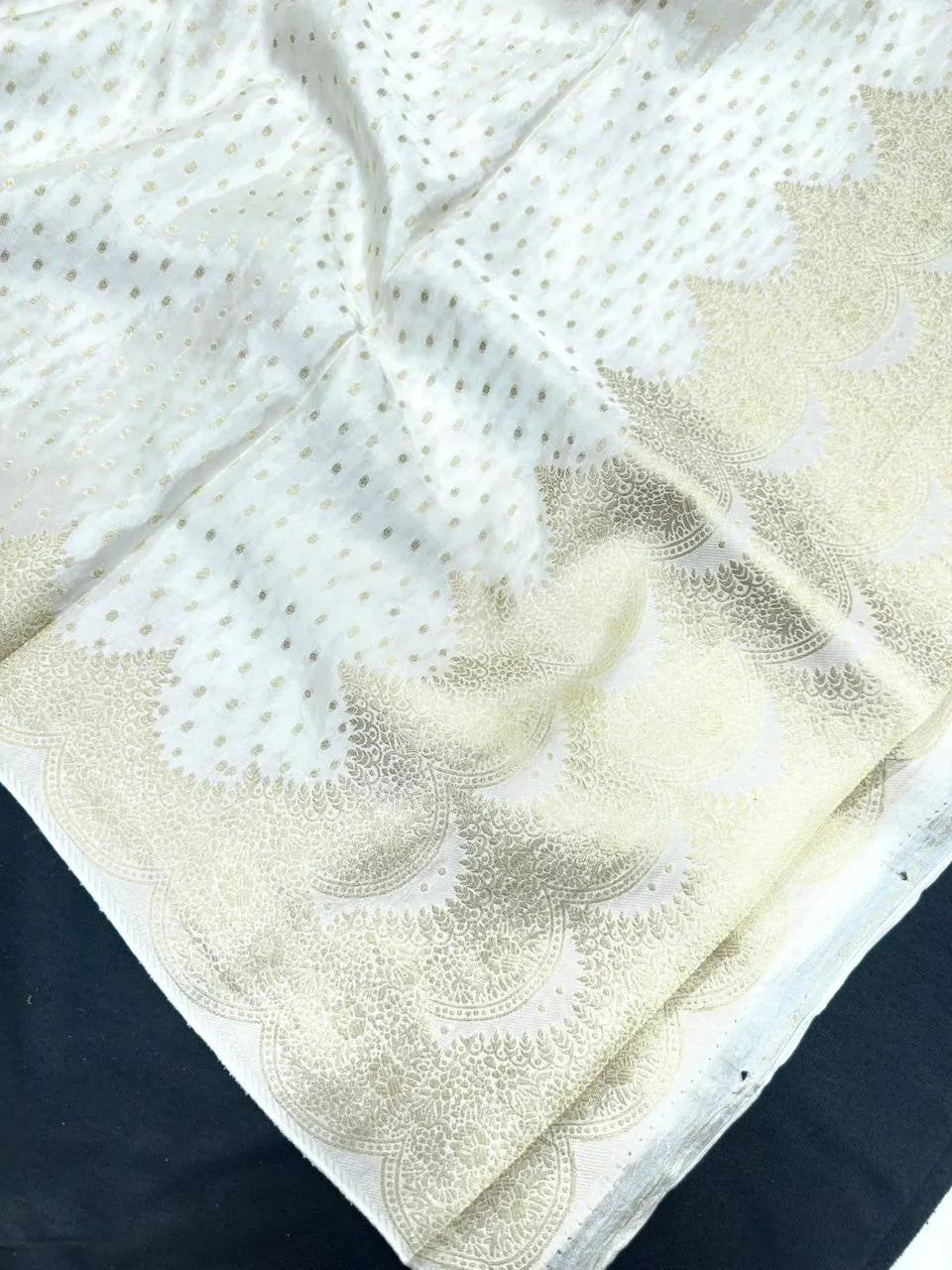 Classic Raw Mango Silk Saree – Perfect Blend of Style & Tradition-Sindarshan