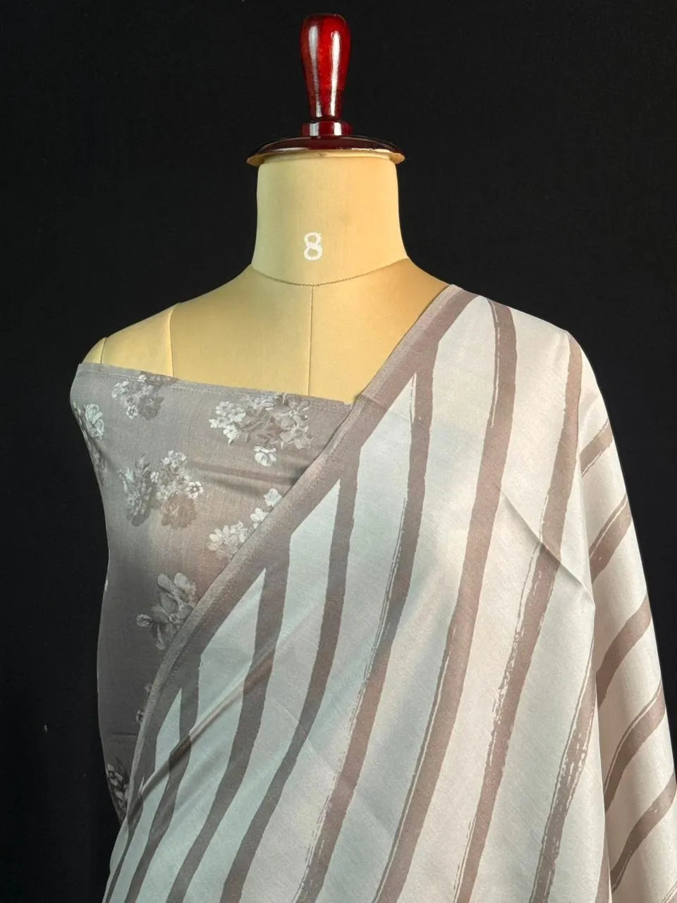 Minimal Prints, Maximum Grace – Tussar Silk Smoothie Saree