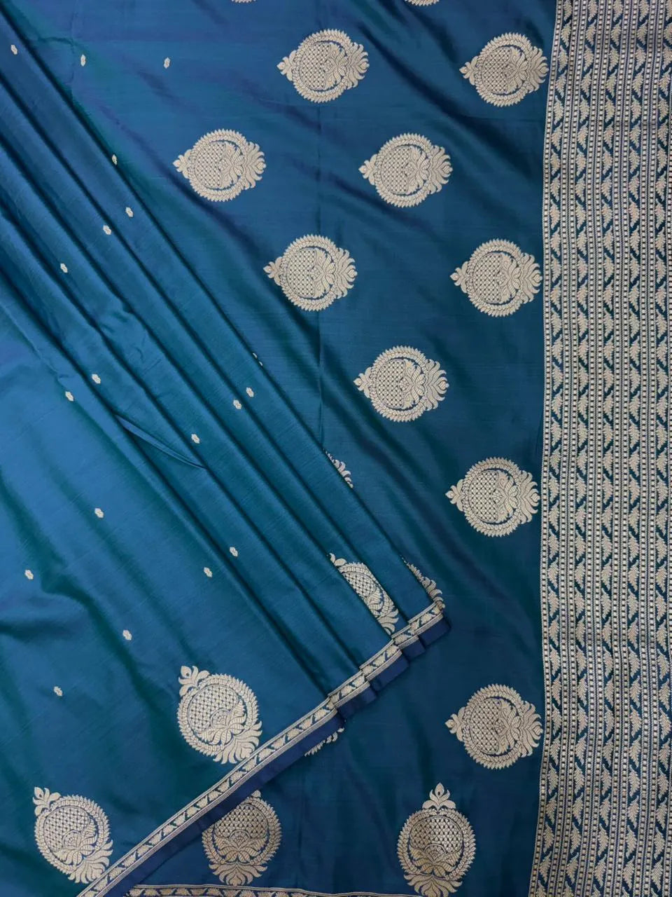 Venice Kataan Silk Elegance