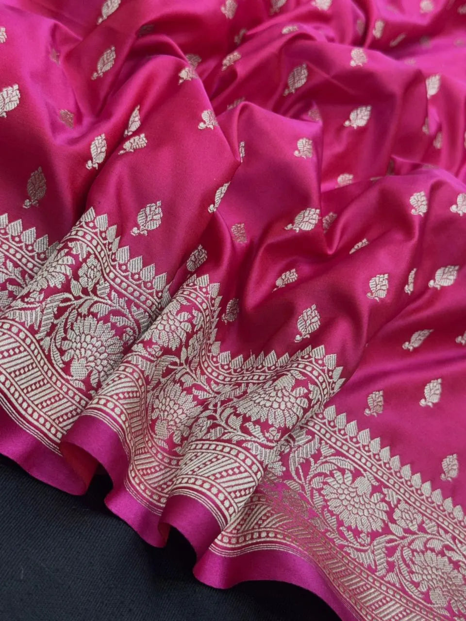 Traditional Semi Banarasi Kataan Silk Saree for Timeless Beauty (Venice Kataan)