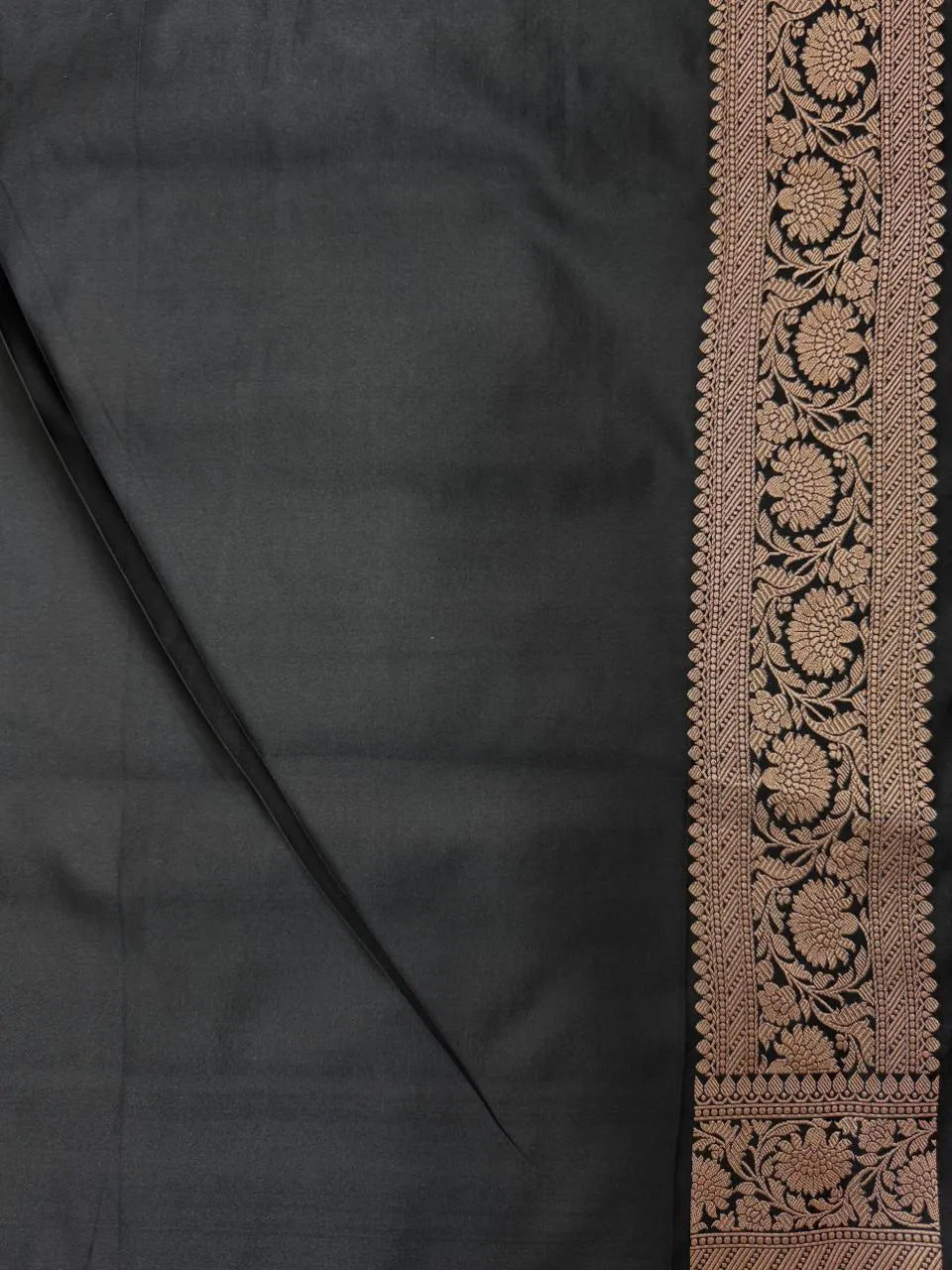 Traditional Semi Banarasi Kataan Silk Saree for Timeless Beauty (Venice Kataan)