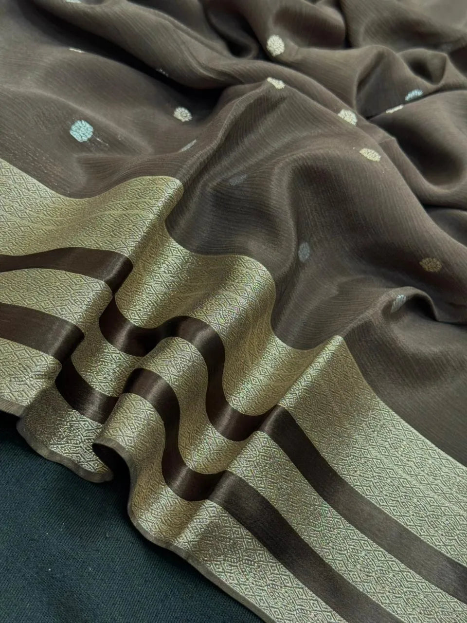 Semi Chiffon Saree – Lightweight, Flowing Fabric