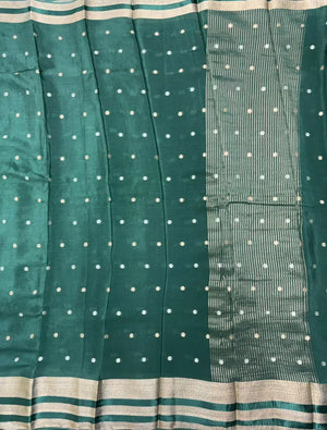 Semi Chiffon Saree – Lightweight, Flowing Fabric