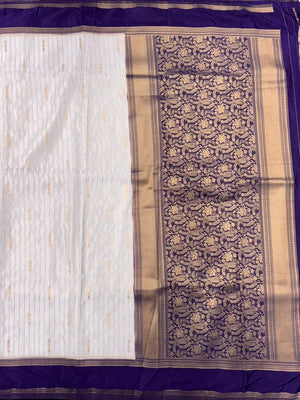 Stunning chex woven pattern