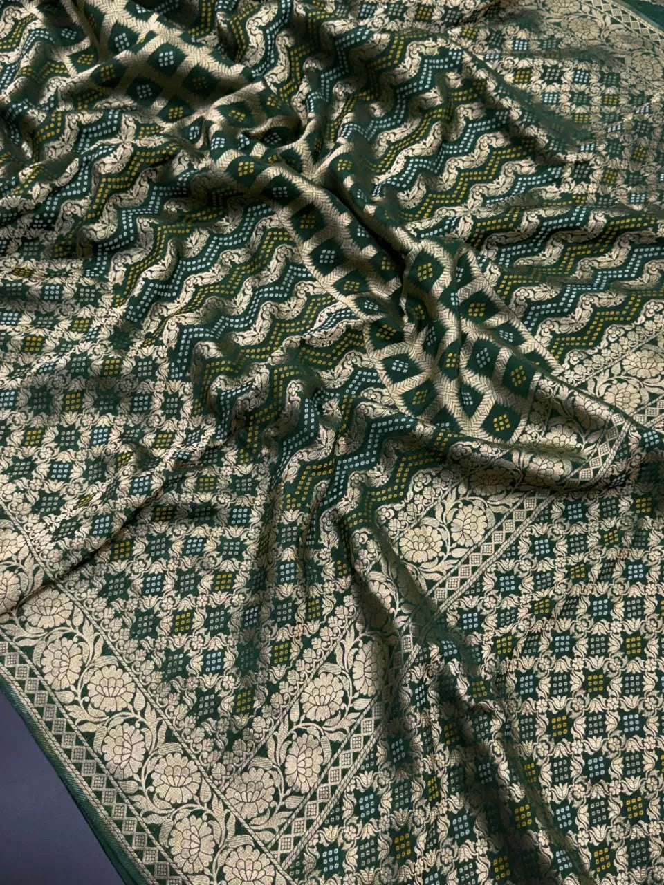 Pure Viscose Bandhani Banarasi Silk Saree