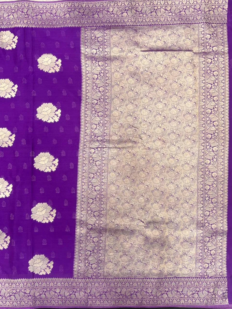 Sleek Chiffon Semi Banarasi Saree For Ethinic Wear-(3D insta shine)