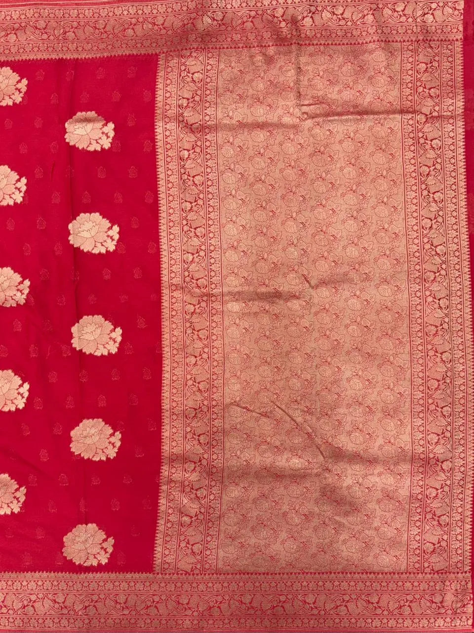 Sleek Chiffon Semi Banarasi Saree For Ethinic Wear-(3D insta shine)