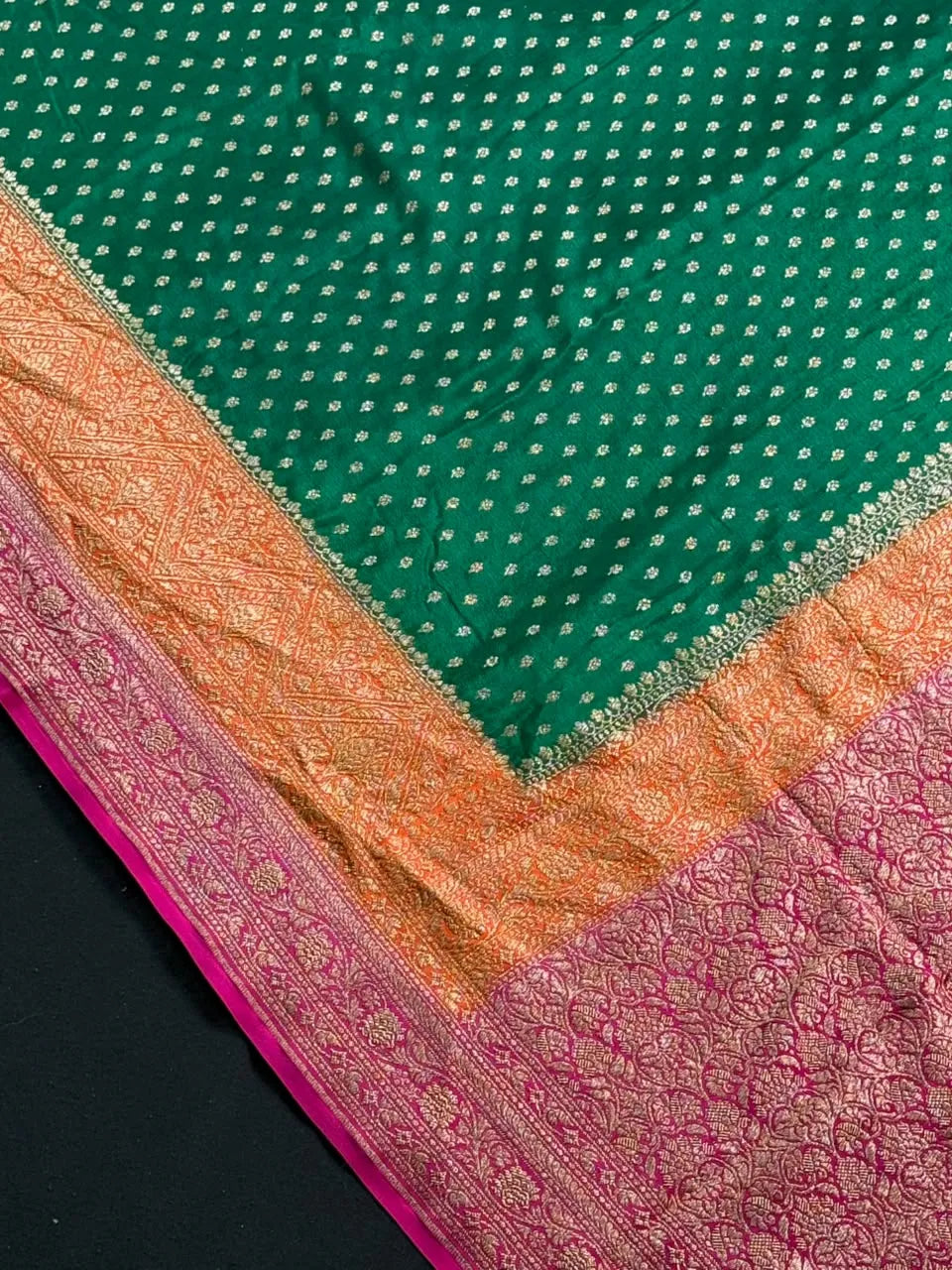 Designer 3D Pattern Pure Banarasi Crepe Silk Saree