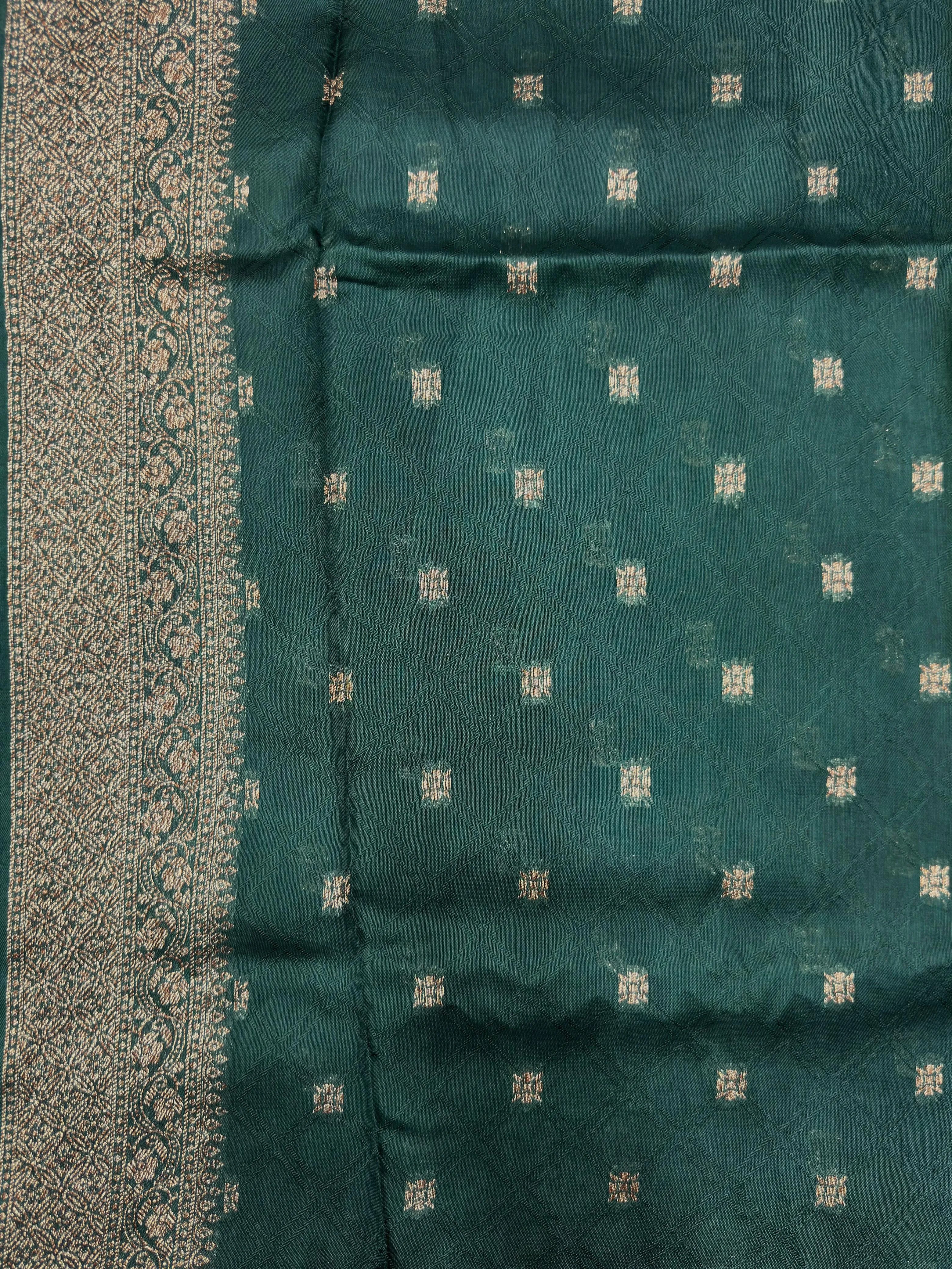 Classic Raw Mango Silk Saree – Perfect Blend of Style & Tradition (Aarzoo Viscose)
