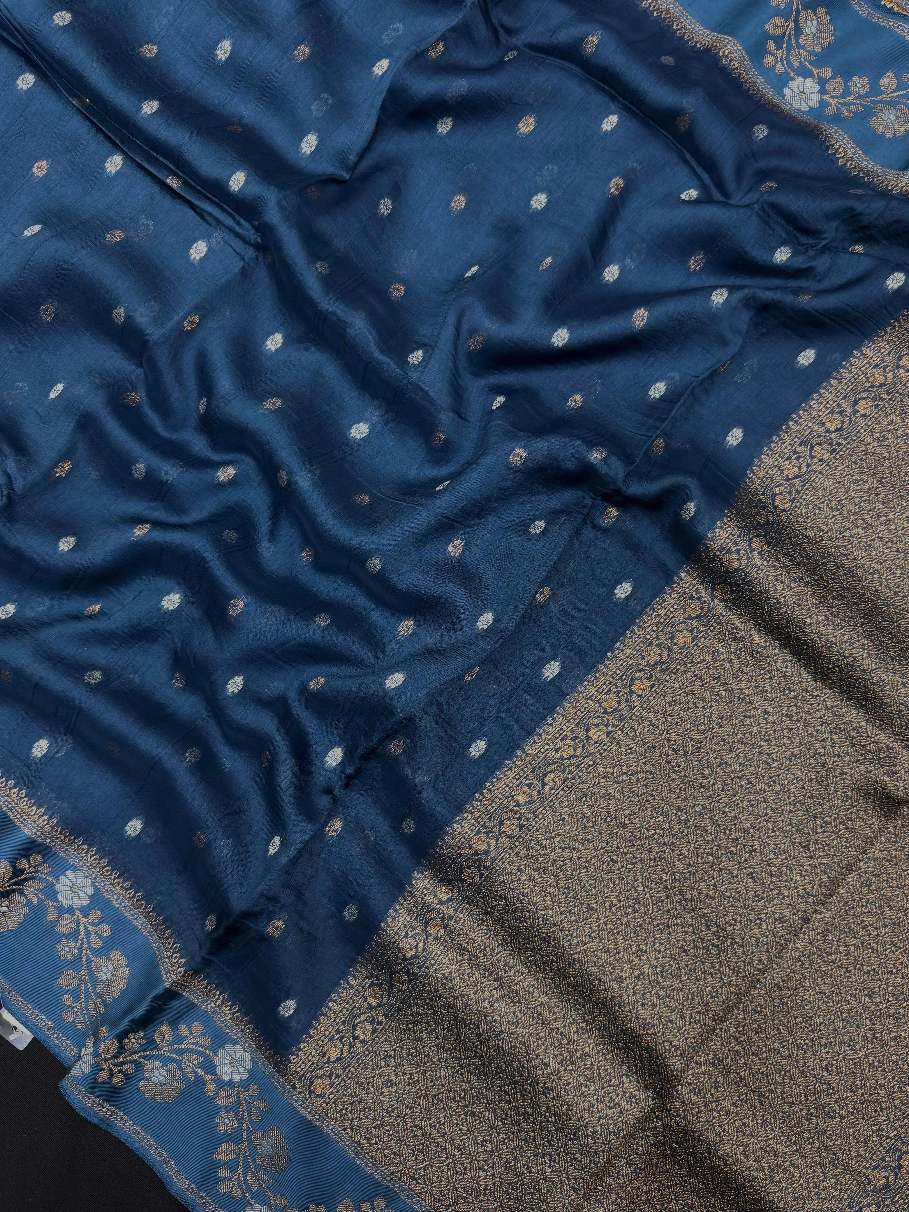 Classic Raw Mango Silk Saree – Perfect Blend of Style & Tradition (Aarzoo Viscose)