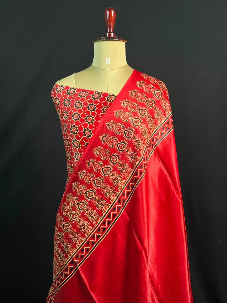 Elegant Plain Ajrak Print Saree – Timeless Ethnic Charm