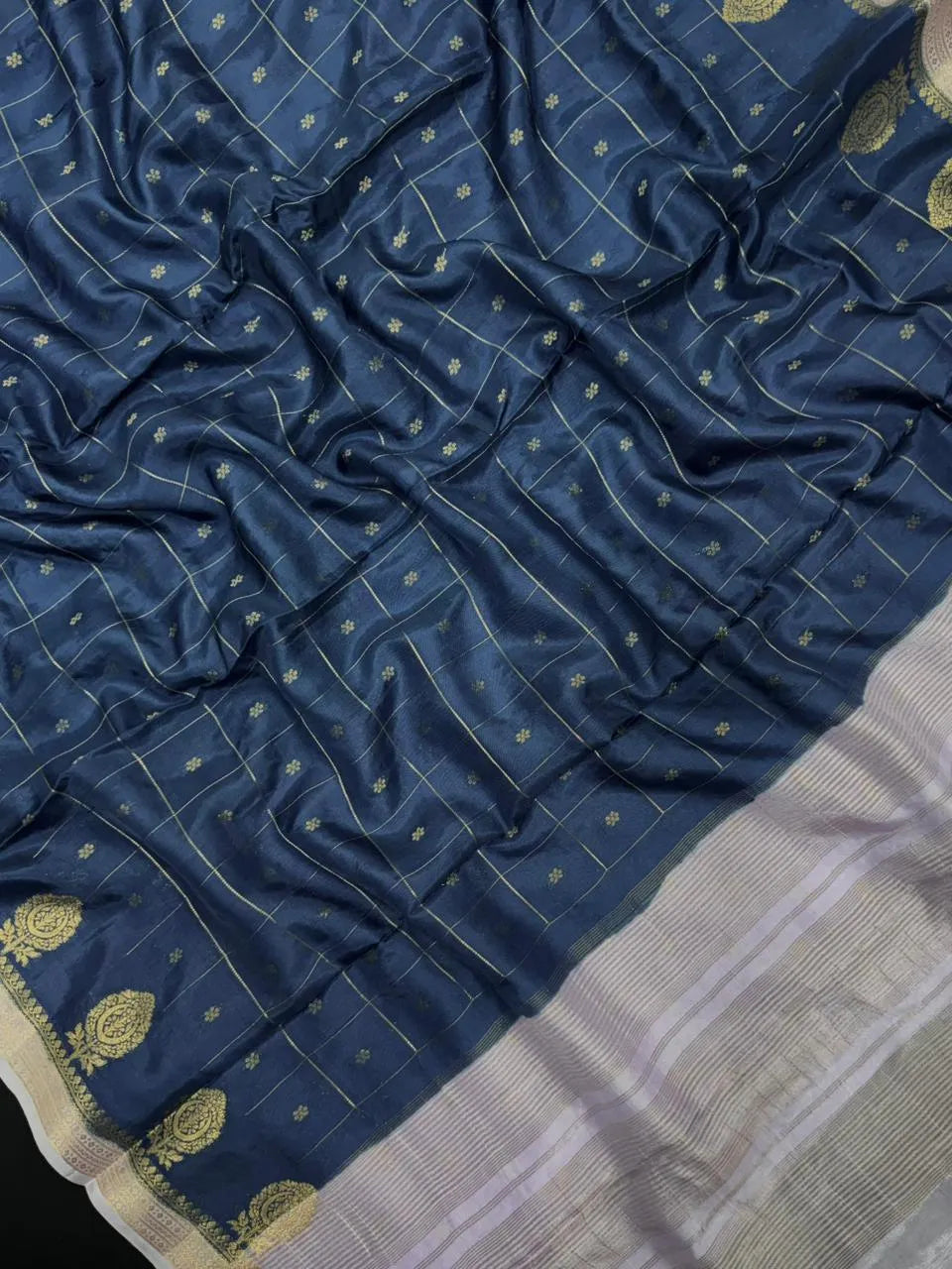 Radiant Charm in Semi Mysore Crepe Silk Saree (Akhoba Print) 