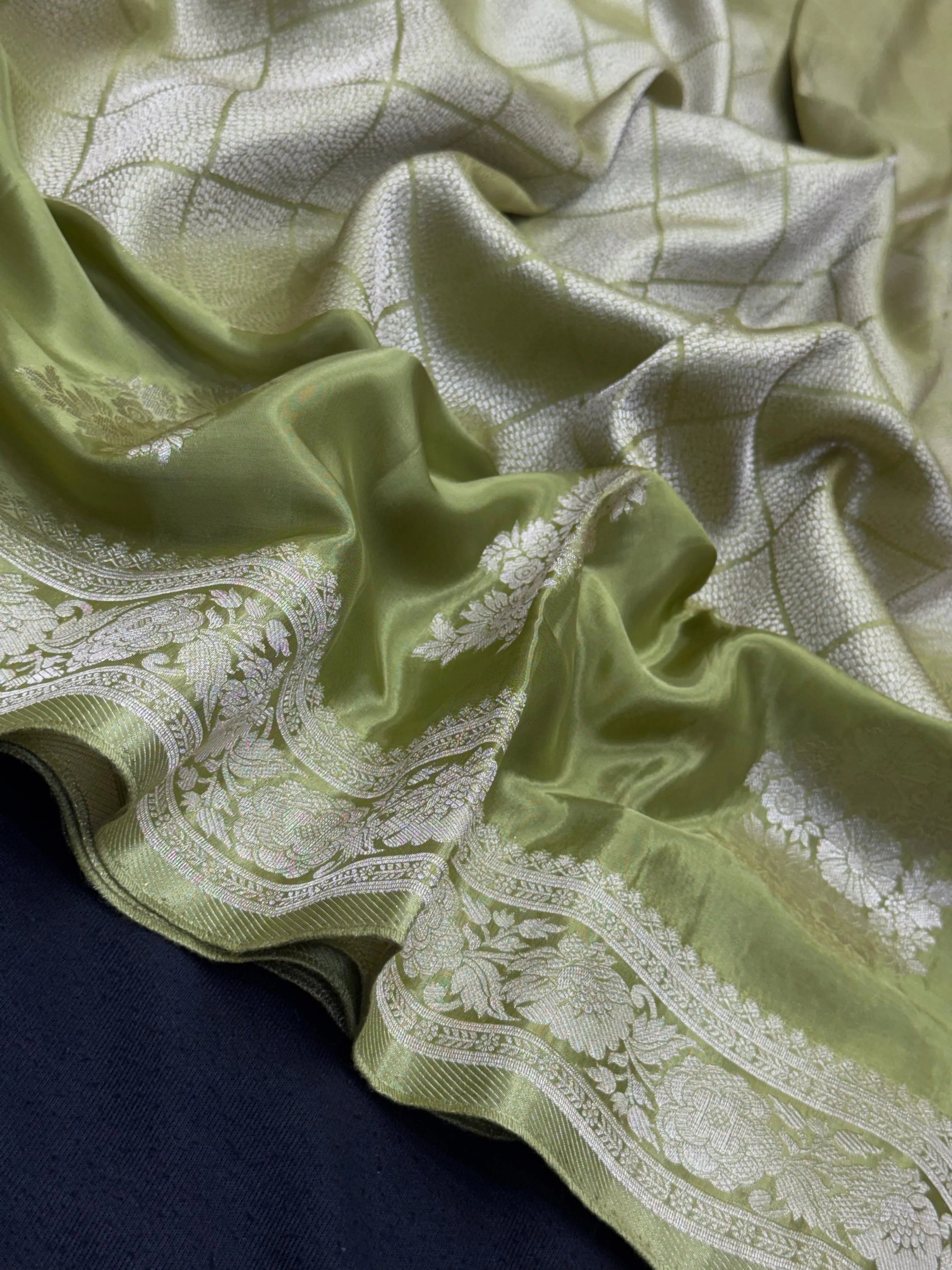 Elegant Raw Mango Silk Saree with Rich Texture (Alfi Buta)