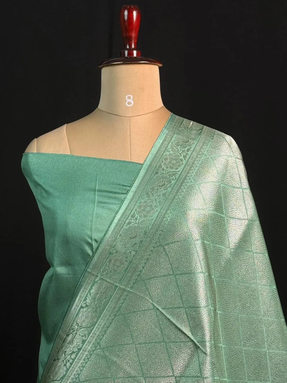Elegant Raw Mango Silk Saree with Rich Texture (Alfi Buta)