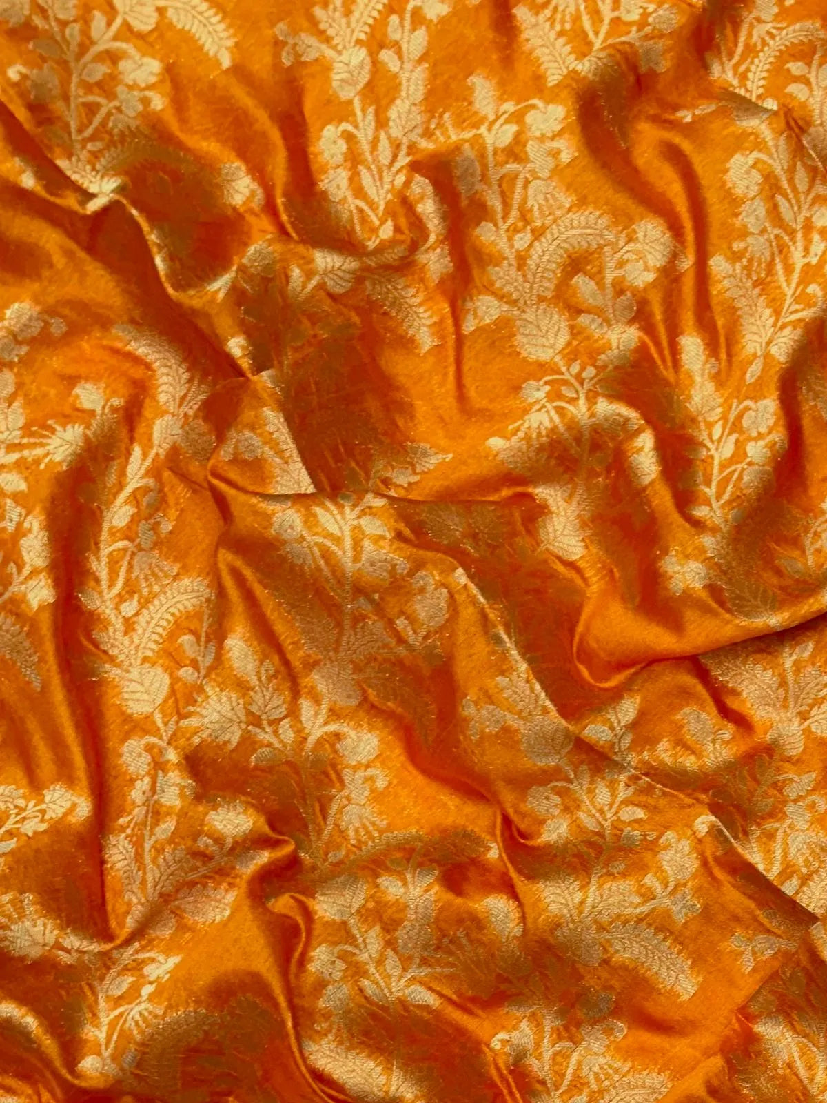 Premium Raw Silk Saree – Rich Texture & Lustrous Finish (Anjali Jaal)