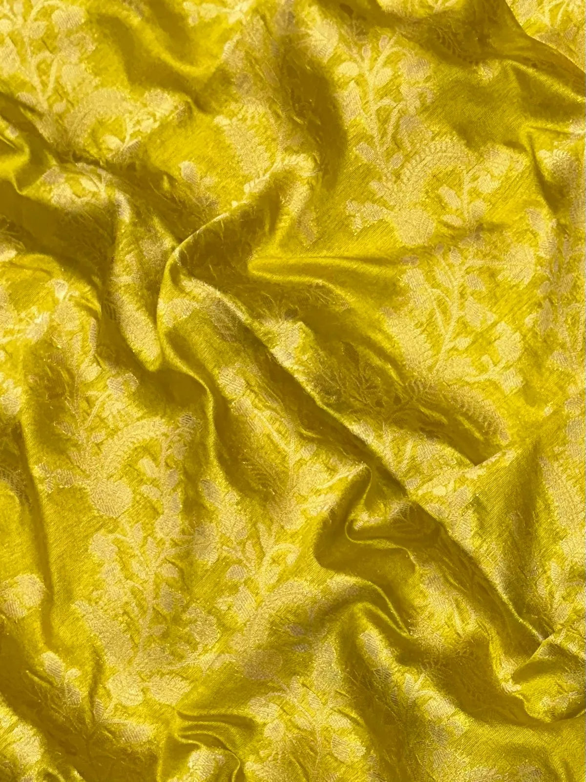 Premium Raw Silk Saree – Rich Texture & Lustrous Finish (Anjali Jaal) 