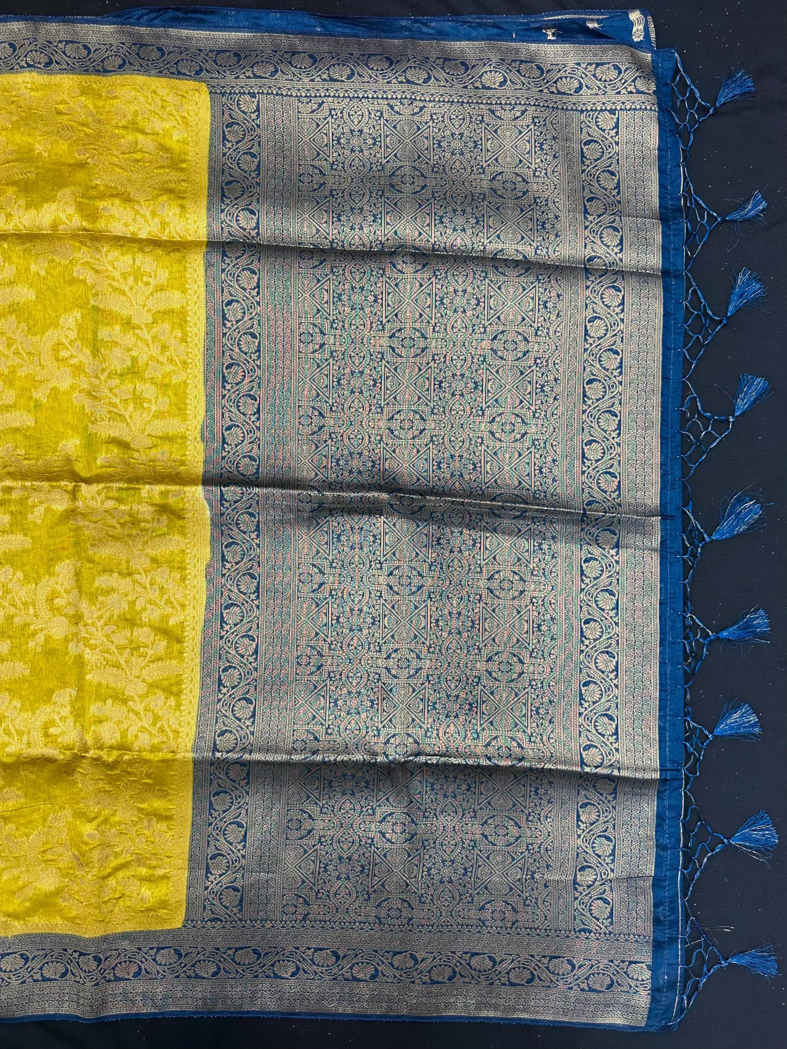 Premium Raw Silk Saree – Rich Texture & Lustrous Finish (Anjali Jaal) 