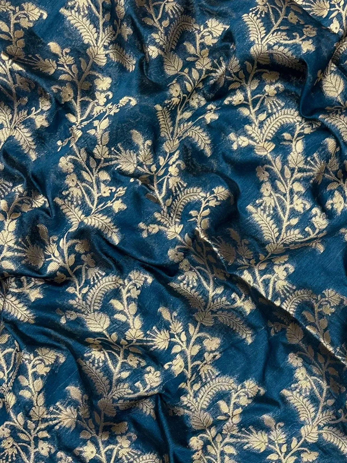 Premium Raw Silk Saree – Rich Texture & Lustrous Finish (Anjali Jaal) 