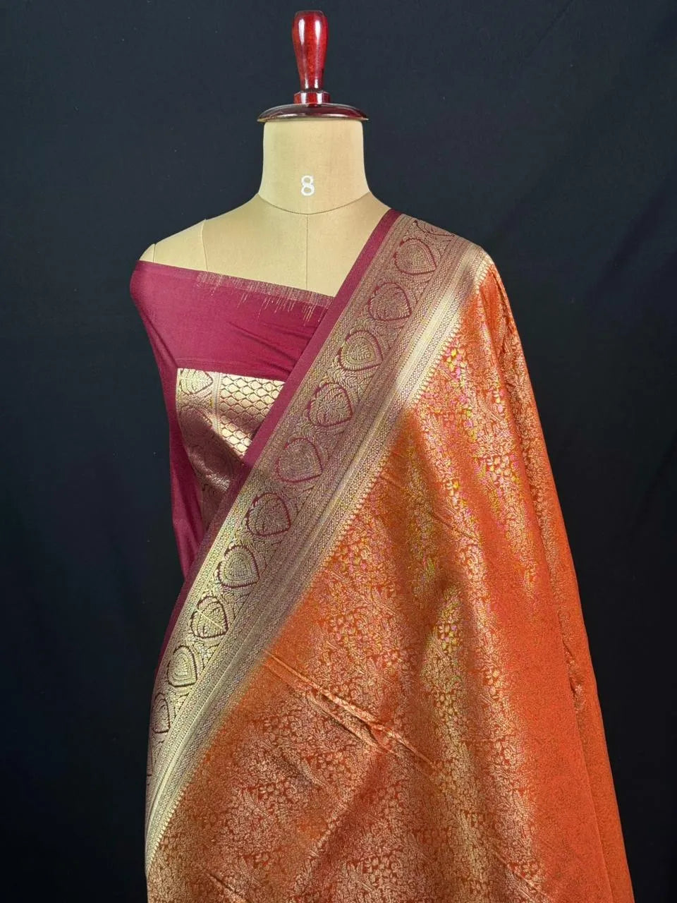 Elegant Carron Silk Saree – Timeless Grace & Luxury