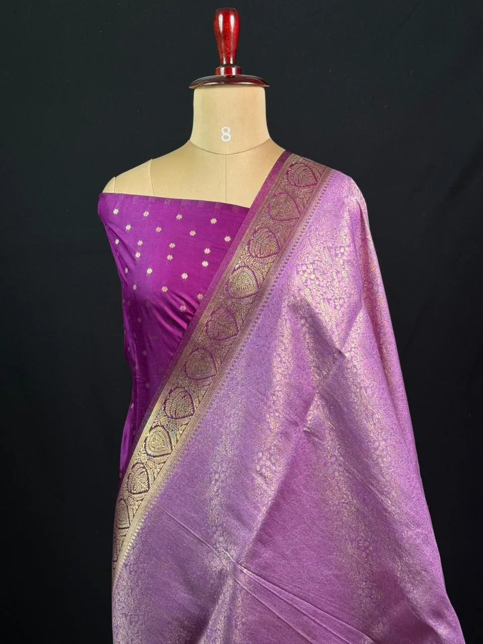 Elegant Carron Silk Saree – Timeless Grace & Luxury