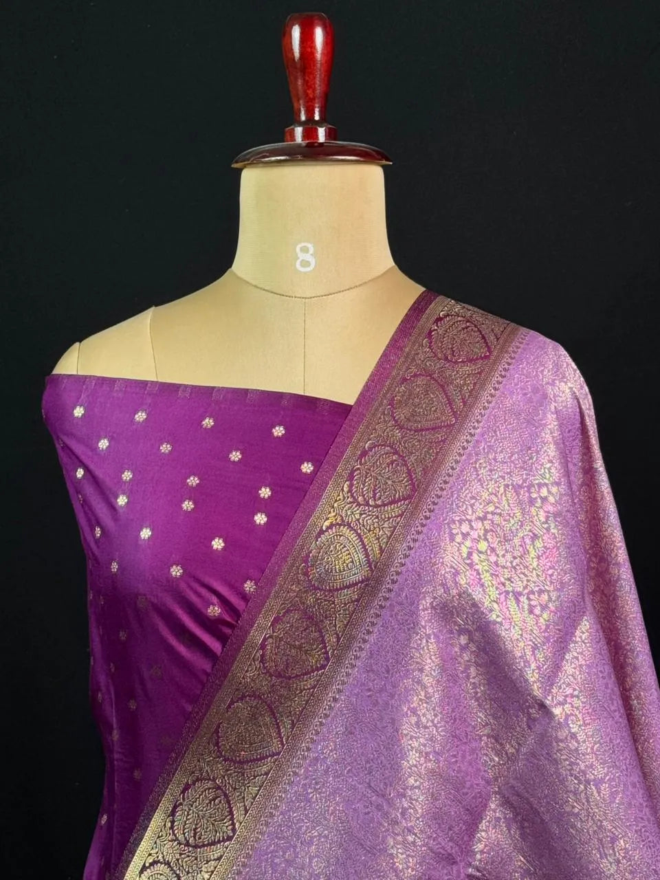 Elegant Carron Silk Saree – Timeless Grace & Luxury