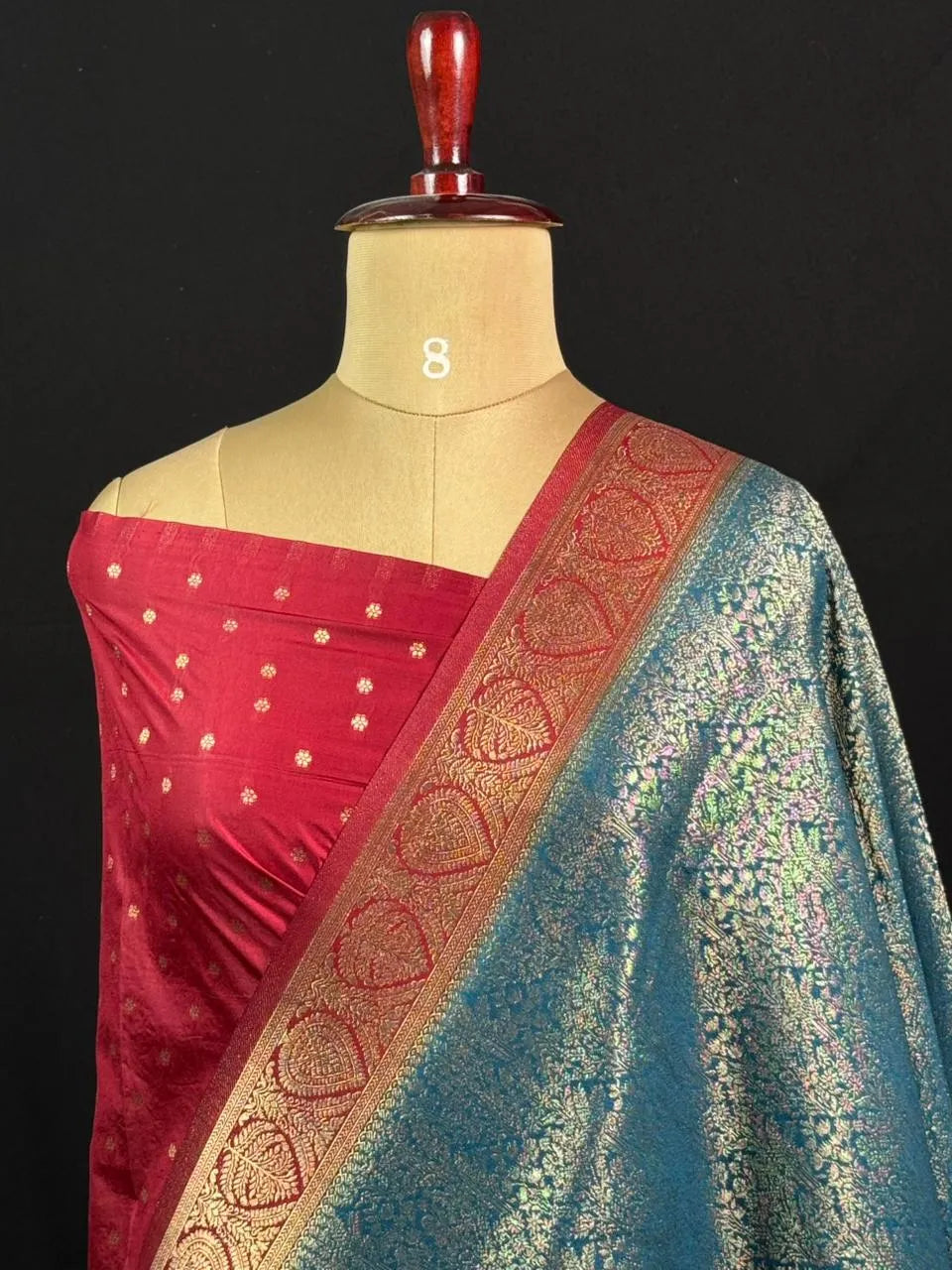 Elegant Carron Silk Saree – Timeless Grace & Luxury
